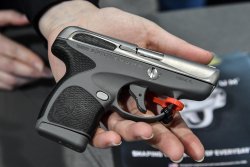 Taurus Spectrum: bunte Pistole im Kaliber .380 ACP Taurus Spectrum .380 ACP in schwarz