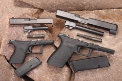 GLOCK G41 in .45 Auto und GLOCK G42 in .380 Auto GLOCK G41 in .45 Auto und GLOCK G42 in .380 Auto