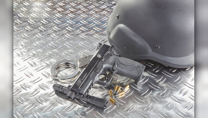 smith-und-wesson: Test der Kleinkaliber-Pistole Smith & Wesson Military & Police (M&P) 22 Compact mit Schalldämpfer