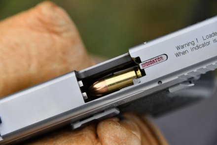 Test & Technik: Kahr P9 DuoTone in 9 mm Luger 9 mm Patrone im Patronenlager der Kahr P9 Kompaktpistole