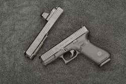 GLOCK 47 mit GLOCK 19-Oberteil