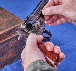Uberti 1875 Remington Outlaw: Single-Action-Revolver in .45 Colt im Praxistest Uberti 1875 Remington Outlaw: Single-Action-Revolver in .45 Colt im Praxistest