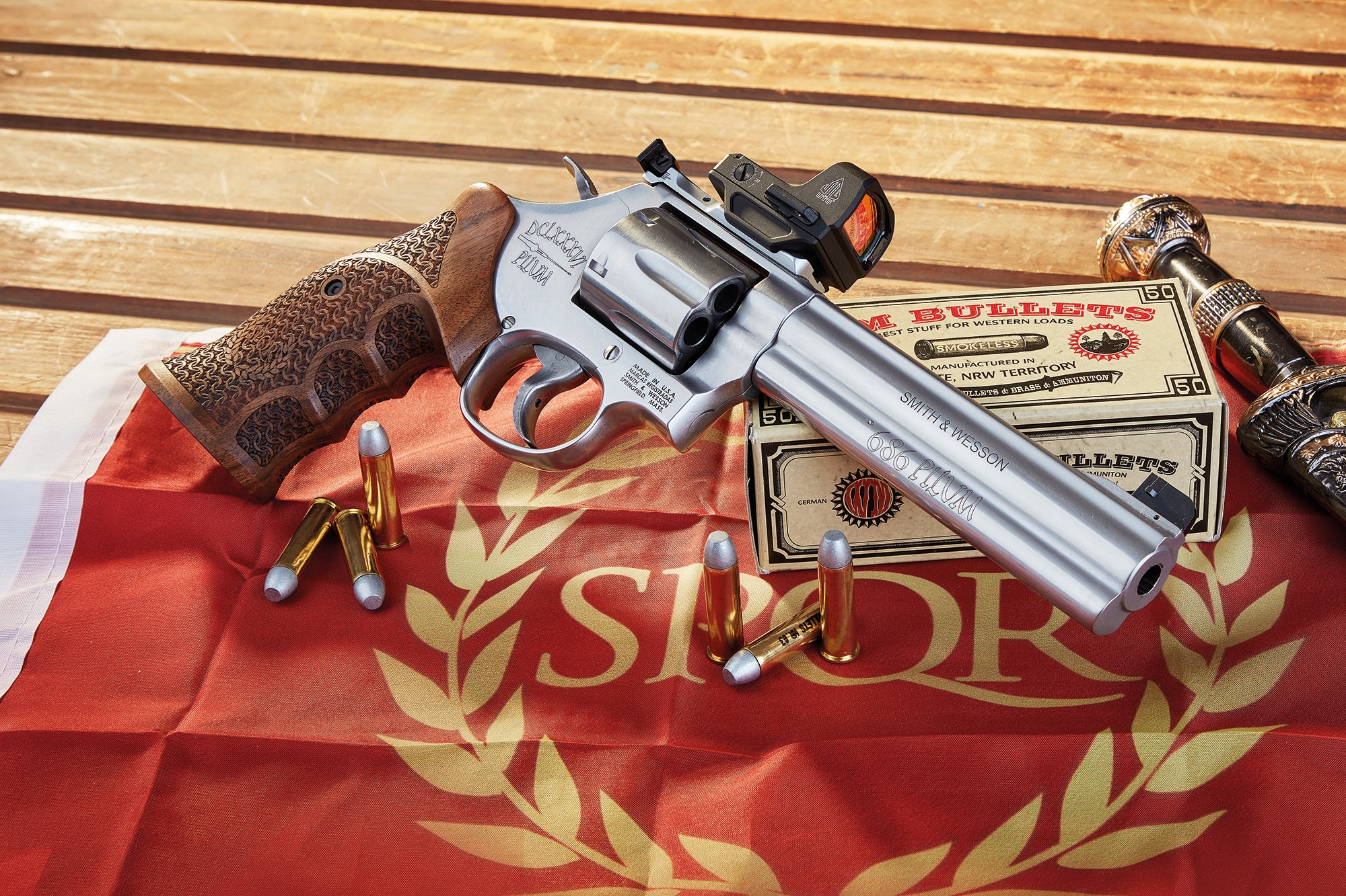 waimex: Waimex-Sportrevolver Pilum auf Basis des Smith & Wesson Modells 686: Moderne Kurzwaffe mit römischen Akzenten waimex: Waimex-Sportrevolver Pilum auf Basis des Smith & Wesson Modells 686: Moderne Kurzwaffe mit römischen Akzenten