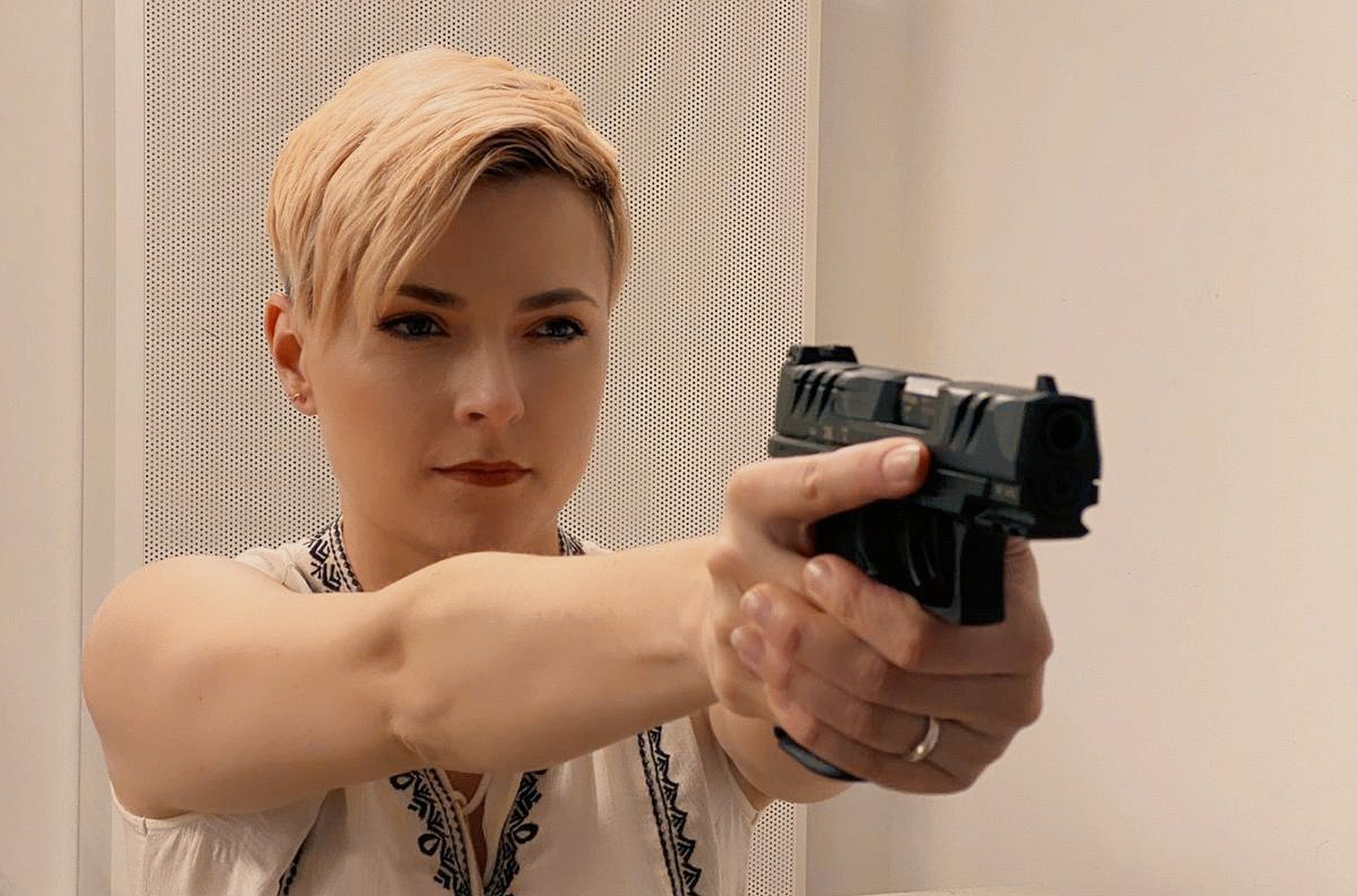 carl-walther: Die neuen Walther PDP F-Series-Pistolen speziell für Damen, mit Anpassungen bei Griffstück, Abzug und Schlitten – erste Eindrücke von Expertin Hanna Selena