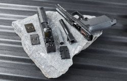 Im Test: Die brandneue Walther Performance Duty Pistol (PDP) im Kaliber 9 mm Luger Walther PDP in zerlegtem Zustand.