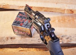 Exklusiv bei der Alljagd: Test des kompakten Nachsuchenrevolvers Weihrauch HW 357 Hunter Horrido in .357 Magnum Weihrauch HW 357 Horrido. Visierung von oben im Detail.