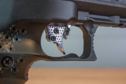AirGhandi Review und Video: Was bietet die Vorkomprimierer-Luftpistole Zoraki HP01? Zoraki HP01 Abzugssicherung