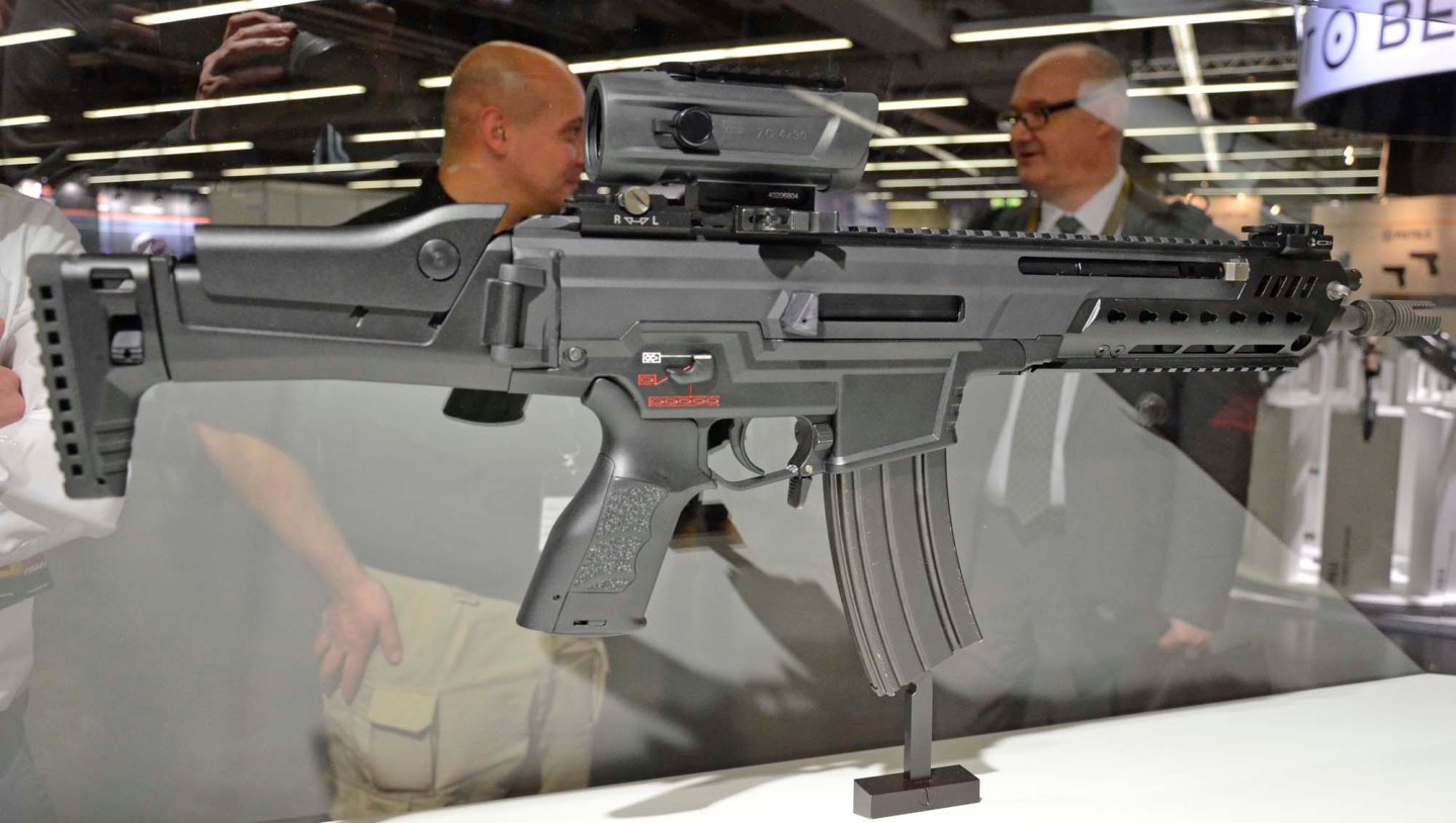Heckler & Koch HK433 Sturmgewehr HK433 Sturmgewehr auf der Enforce Tac
