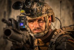 Helm aus dem Kampfsystem "Infanterist der Zukunft"