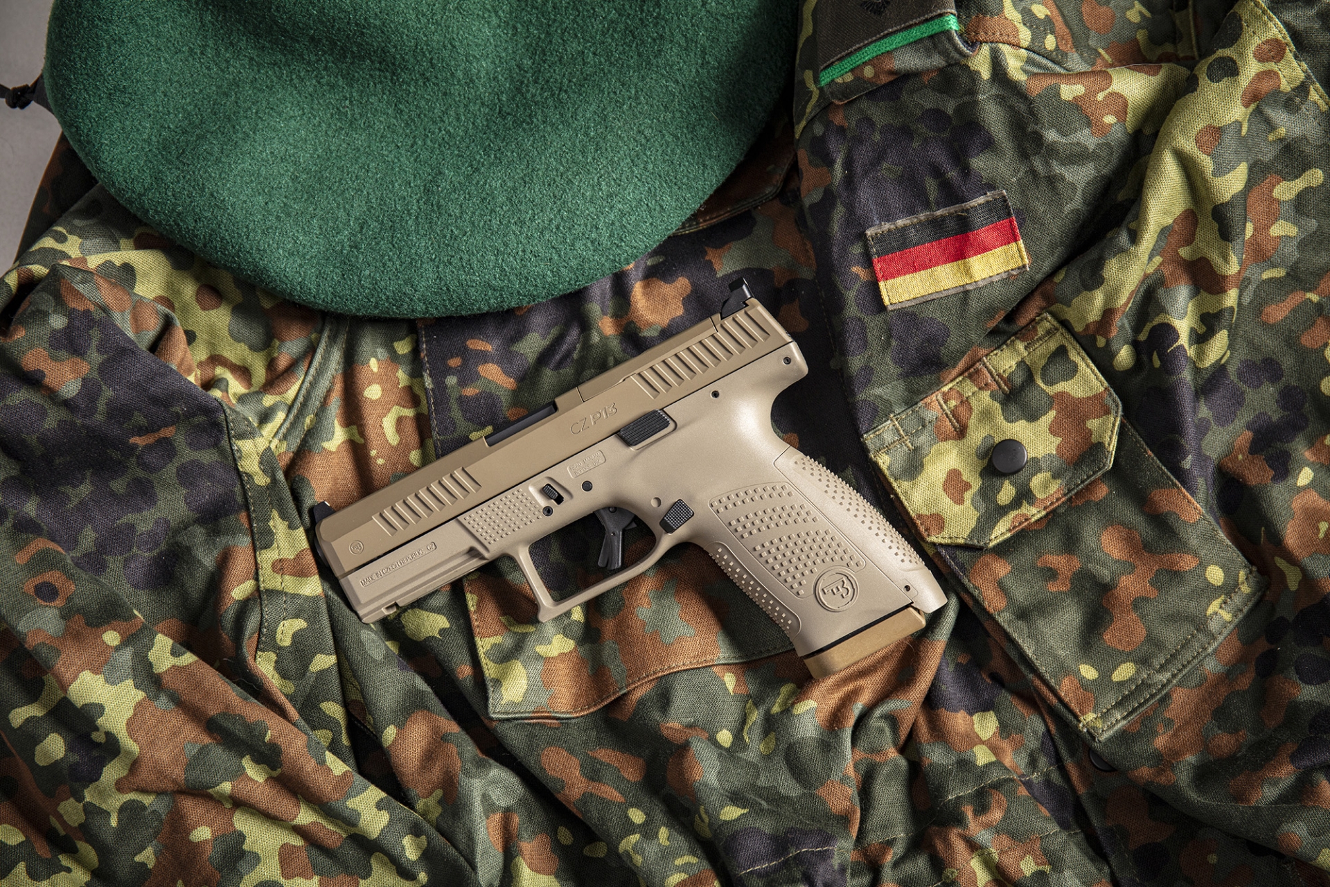 deutsche-bundeswehr: Neue Bundeswehrpistole P13 kommt von CZ: Infos und Hintergründe zur Dienstpistole P-10 C OR in 9 mm Luger