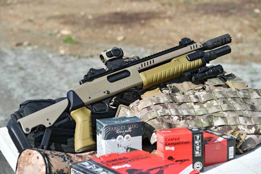 FABARM STF 12 Telescopic FE Vorderschaftrepetierer FABARM STF 12 mit Aimpoint Optik