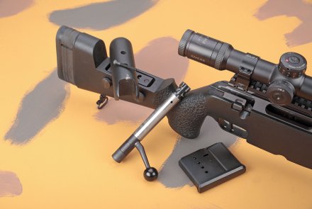 SIG Sauer SSG 3000 mit Integralschalldämpfer Schaft des SSG 3000