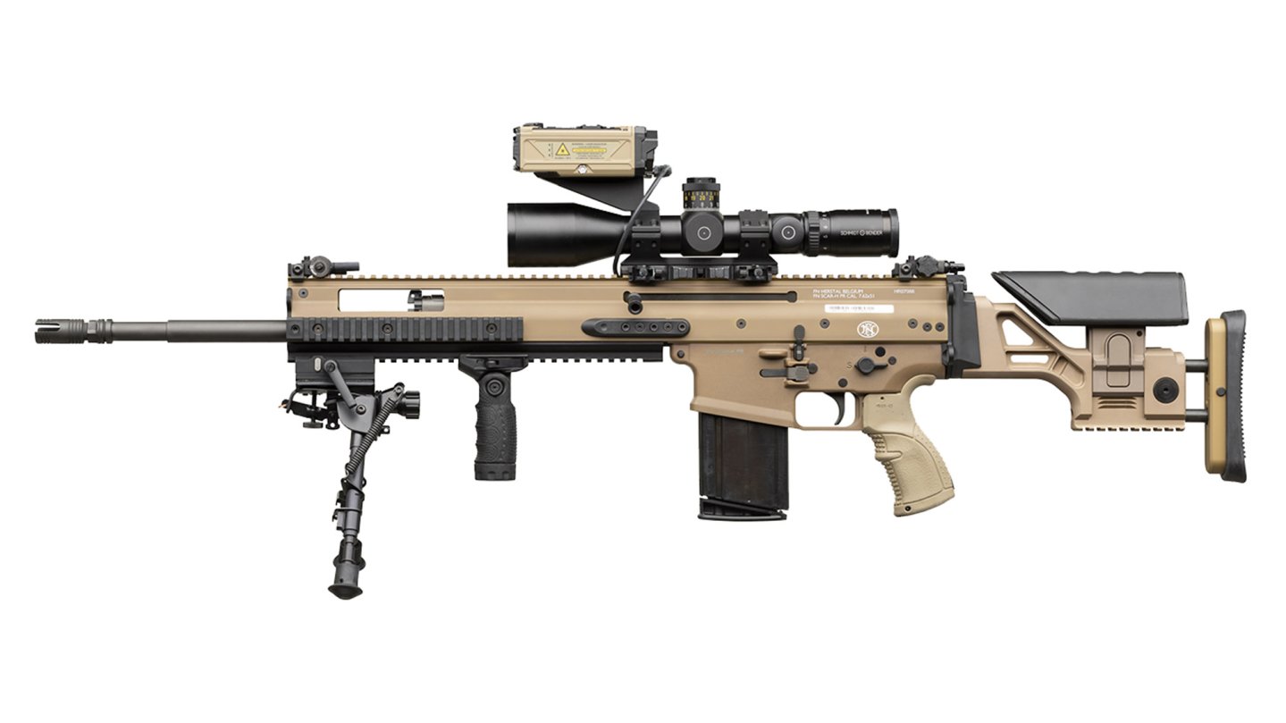 Das FN SCAR-H PR DMR-Gewehr in 7,62 x 51 mm mit FN „Enity“-Ballistikcomputer und Schmidt & Bender PM II-Tageslichtzielfernrohr