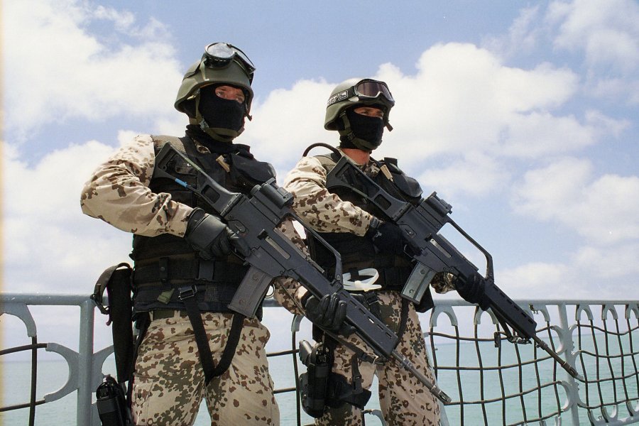 Heckler & Koch: Sturmgewehr G36 Soldaten mit HK G36