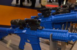 Neuheiten der MILIPOL 2017 in Paris Aimpoint CompM5 Leuchtpunktvisier
