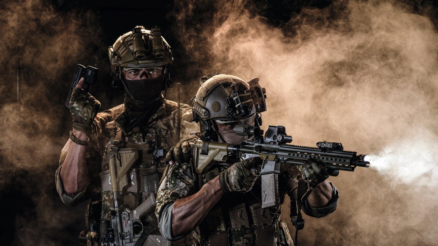 Kdo Soldaten mit G95k und P30