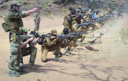 Österreichische Jagdkommandosoldaten und Special Forces aus Burkina Faso beim gemeinsamen Training.