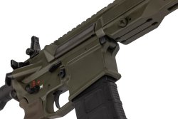 Sako ARG: Sturmgewehr Arctic Rifle Generation auf AR-15-Basis für den Einsatz unter arktischen Bedingungen Sako ARG Feuerwahlhebel, Magazinauslöser und Verschlussfanghebel auf der rechten Waffenseite.