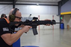SIG Sauer MCX vs. MCX Virtus Sturmgewehr SIG Sauer MCX Virtus im Einsatz auf dem Schießstand in fordernden dynamischen Drills