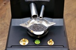 RCBS Matchmaster Powder Dispenser Pulverdosierer des RCBS Matchmaster