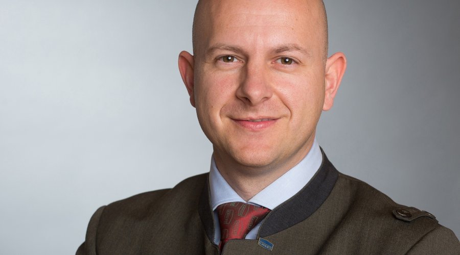 KAHLES: Josef Kampfer ist der neue Leiter Marketing und PR