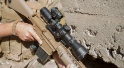 Leupold DAGR dual-aperture gunsight-riflescope Leupold DAGR dual-aperture gunsight-riflescope