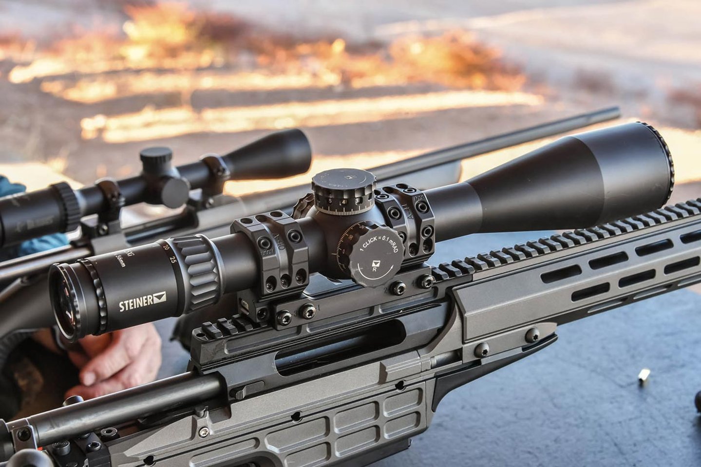 Steiner M5Xi Zielfernrohr mit MSR 2 Absehen M5Xi Zielfernrohr auf der Schießbahn