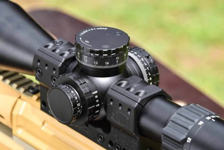 Steiner M7Xi 4-28x56: taktisches Long-Range-Zielfernrohr im Test Steiner M7Xi 4-28x56 Zielfernrohr Verstelltürme von oben