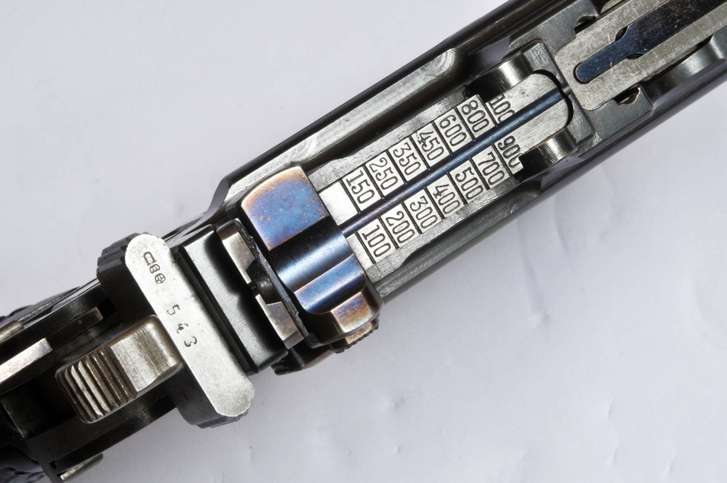 Visiere aus Metall: Alle Formen, Vorteile, Nachteile Visiere aus Metall: Alle Formen, Vorteile, Nachteile