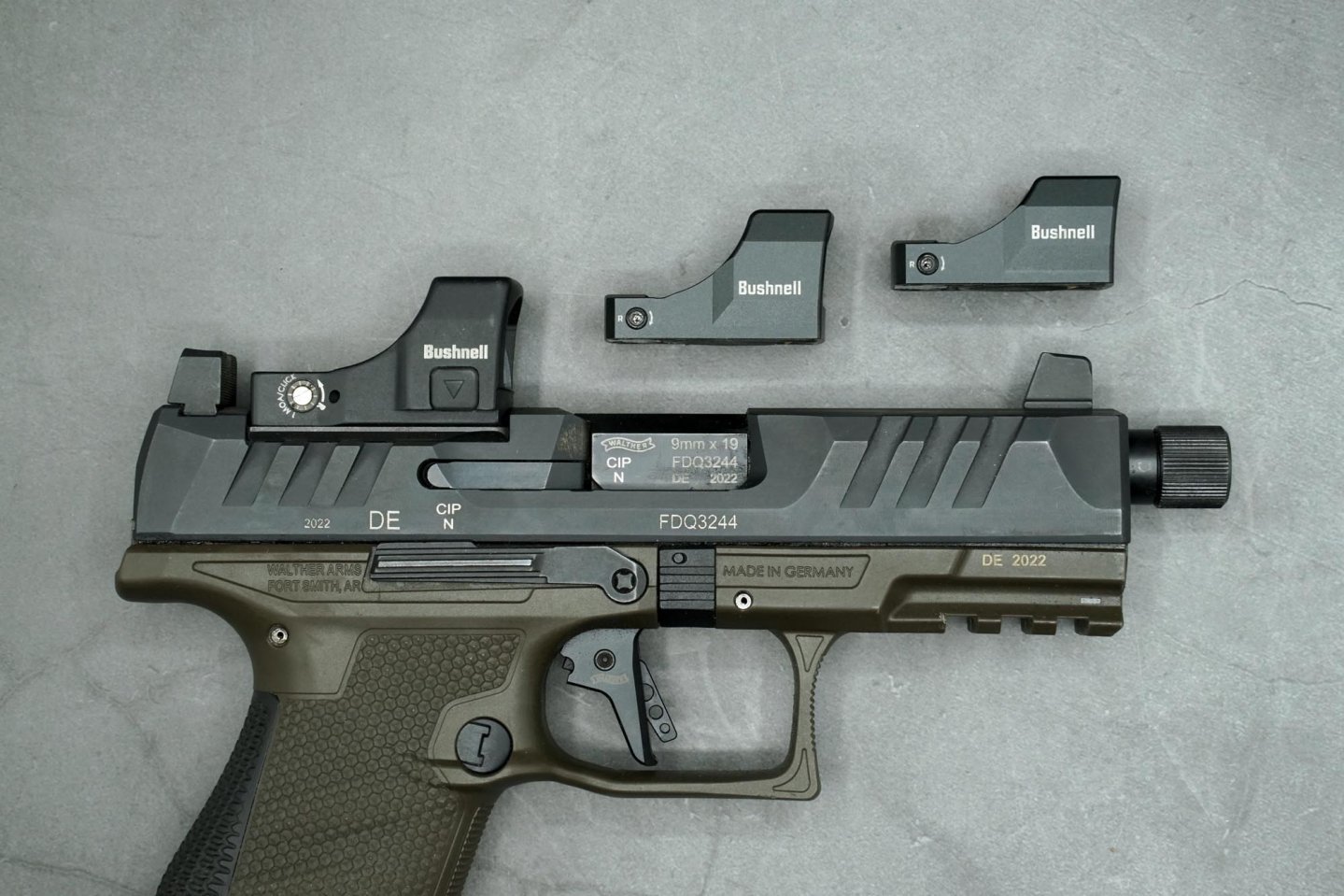 Im Praxistest: Die Leuchtpunktzielgeräte Bushnell RXS-250, RXC-200 und RXU-200  RXS-250, RXC-200 und RXU-200 im Vergleich. Das große RXS-250 auf einer Walther PDP montiert.