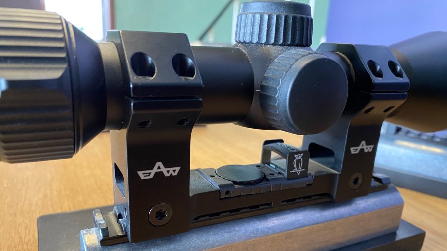 EAW-Zielfernrohrmontage. Unter dem ZF ein Noblex Glock Sight.