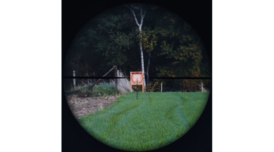 Sicht durch das Kahles-Zielfernrohr auf eine Zielscheibe.