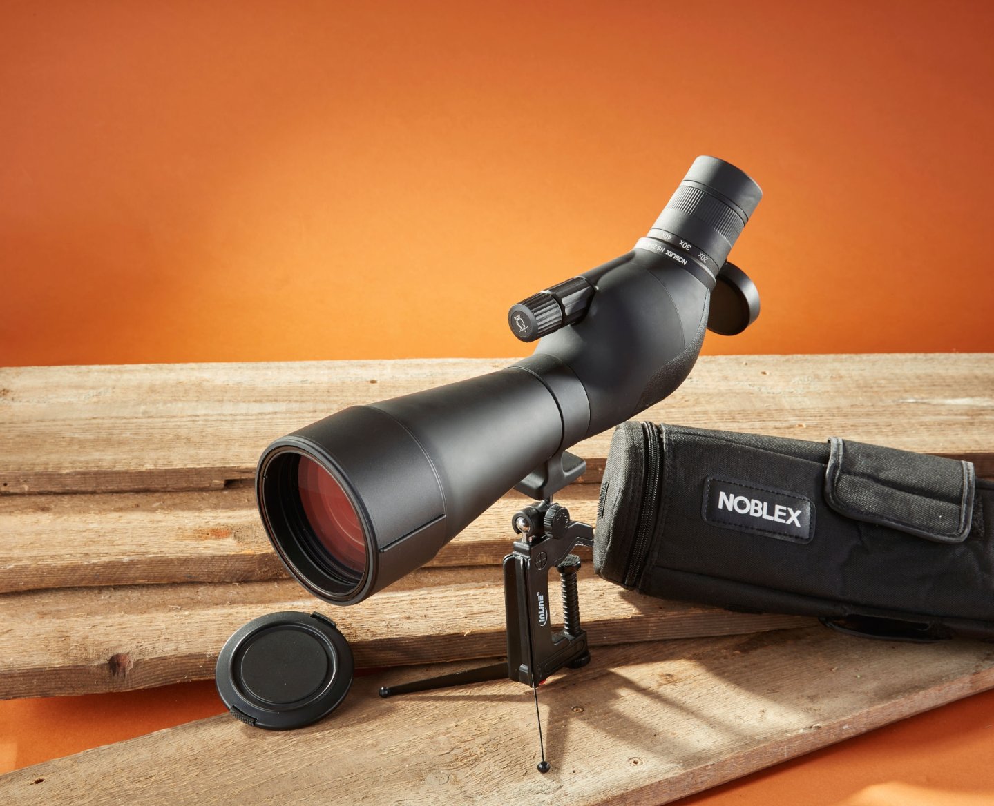 Ausprobiert: Das Spektiv Noblex 20-60x80 ED mit Smartphone-Adapter Celestron NexYZ Noblex-Spektiv komplett von vorne.