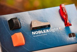 Das NOBLEX sight II plus IPSC montiert auf eine GLOCK 17 M.O.S. Das NOBLEX sight C kommt mit 2 Schutzhüllen und Schraubendreher.