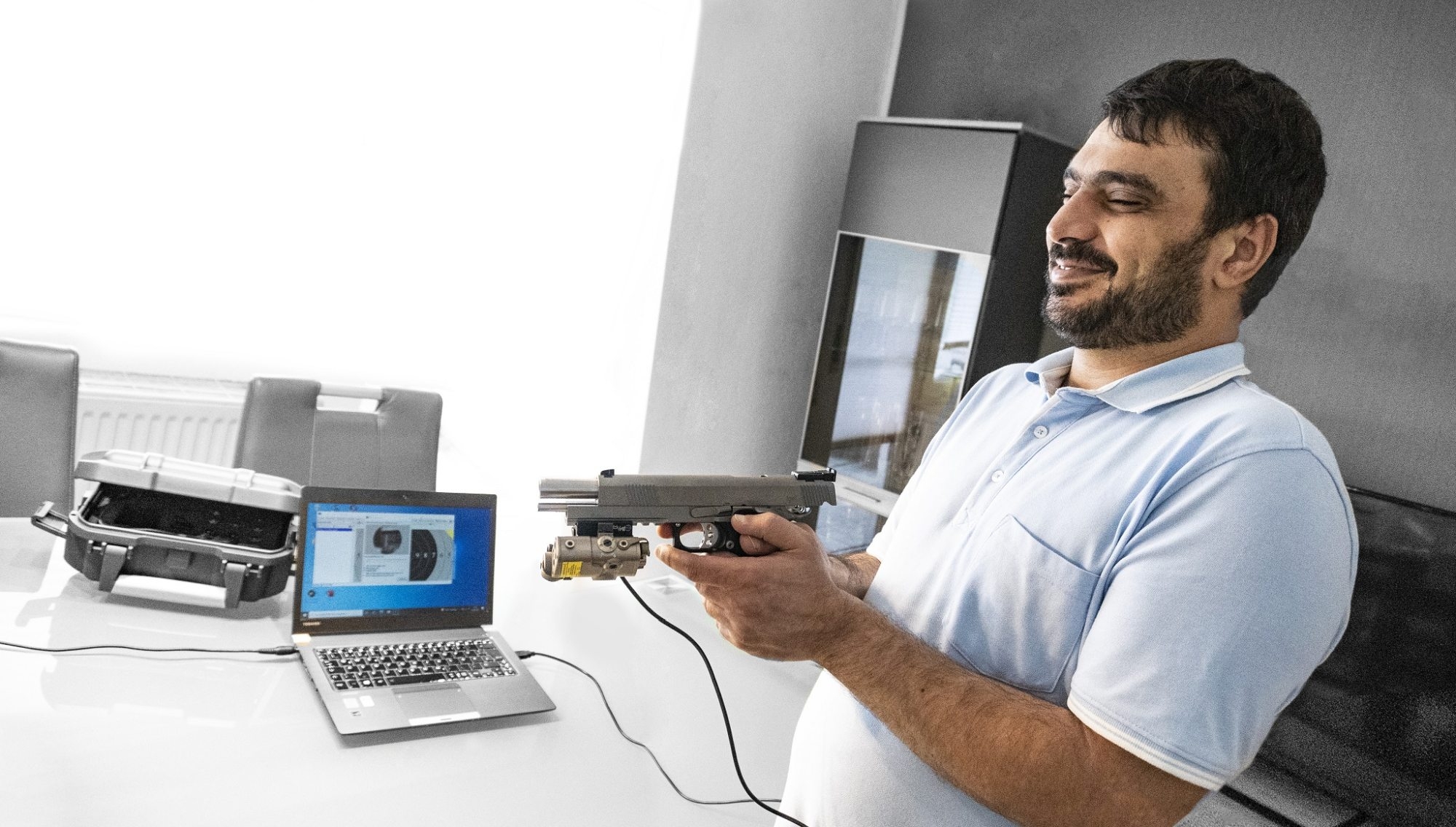 rheinmetall: Rheinmetall unterstützt blinden Sportschützen mit Sport Aiming Laser-Modul für Schießtraining und Wettkämpfe