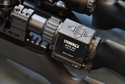 Steiner M7Xi IFS: das intelligente Scharfschützen-Zielfernrohr Der integrierte Ballistikrechner des Steiner M7Xi Zielfernrohrs mit Sensor