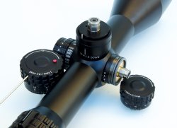 Mit dem MAKpro 5-25x56i HD positioniert sich die Kilic Feintechnik GmbH in der Top-Liga der Longe Range-Gläser Blick auf die Mechanik unter den Turmkappen des MAKpro 5-25x56i HD.