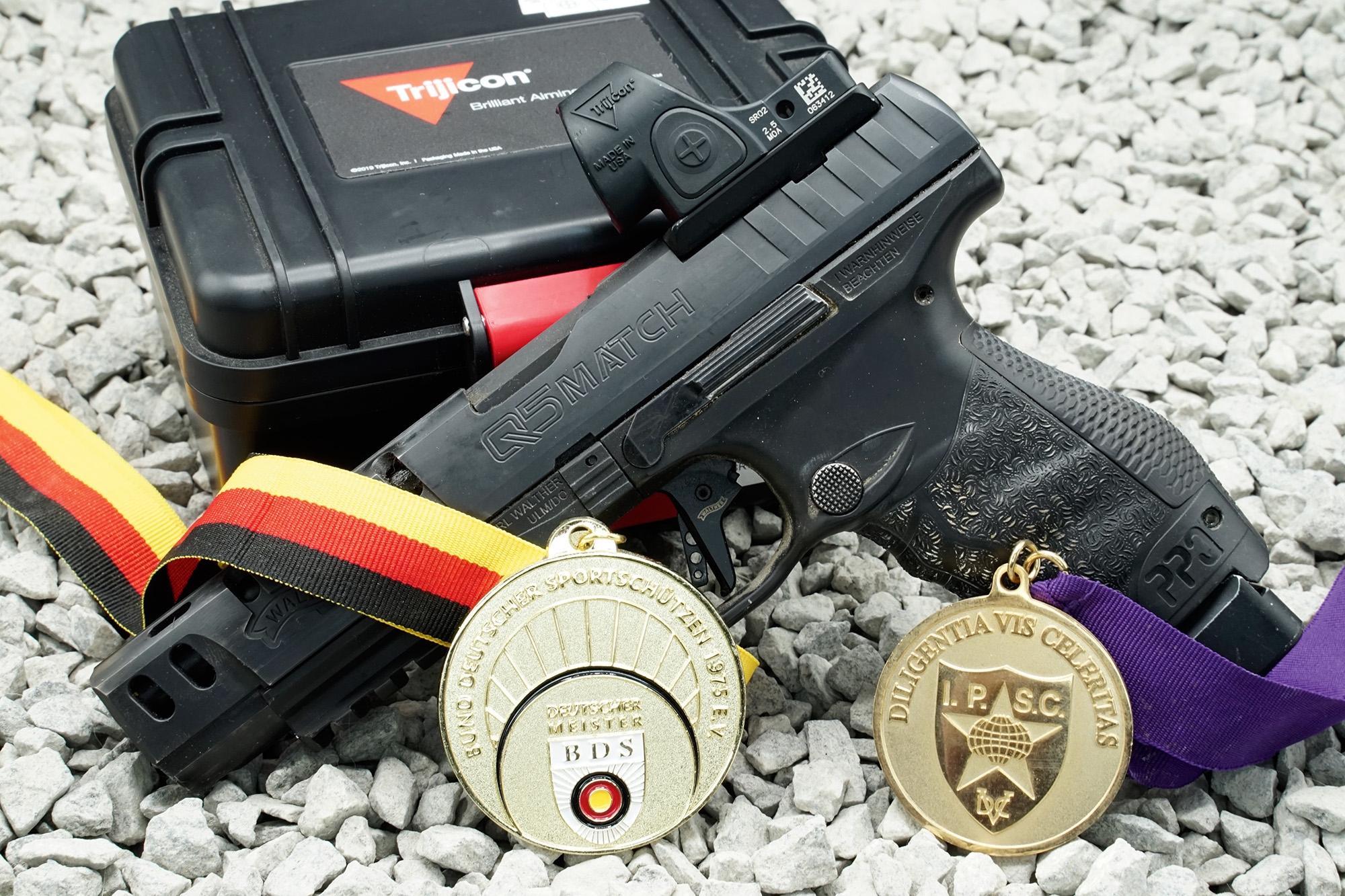 ferkinghoff: Das von Ferkinghoff International importierte Mini-Rotpunktvisier Trijicon SRO Red-Dot 2.5 MOA im Praxistest