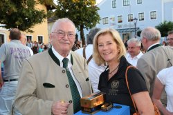 Empfang von Barbara Engleder in Triftern Wolfgang Kink und Nicole Heidemann von RWS