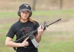 Bündnis 90 / Die Grünen fordern Waffenrechtsverschärfung Sportschütze mit Gewehr