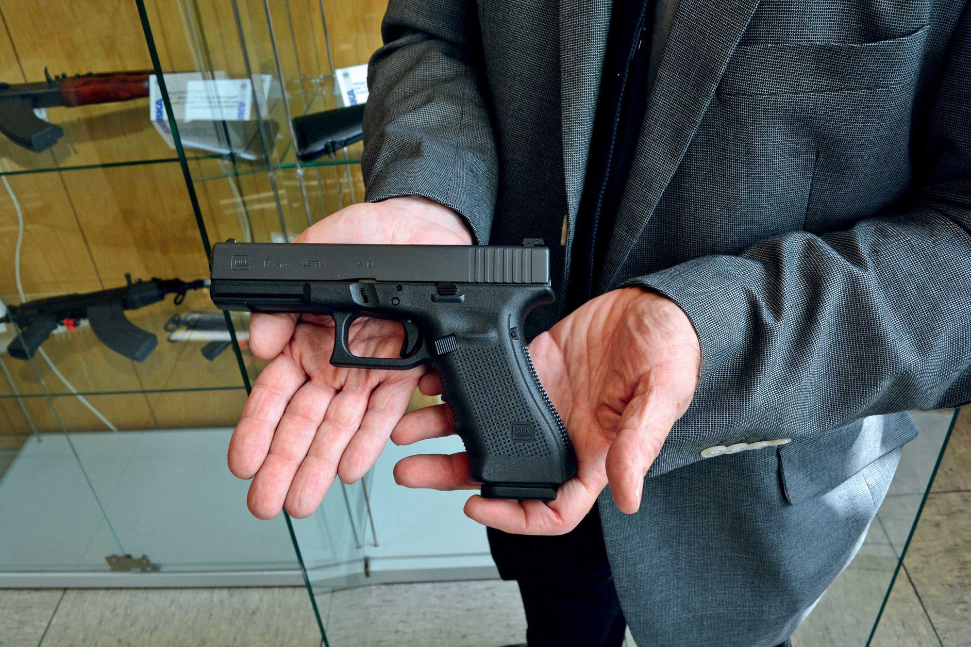 waffengesetz: Bundeskriminalamt BKA: illegale Waffen aus dem Darknet