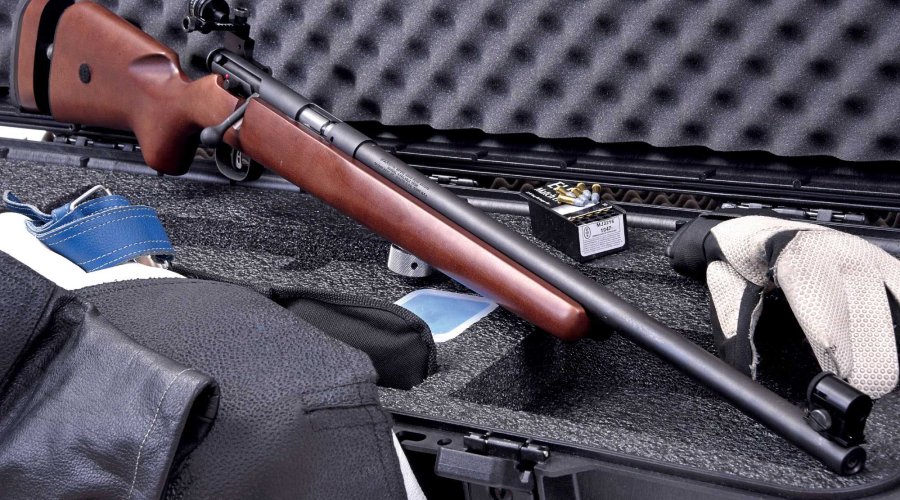 caliber 10/2016 Savage Arms L144A1 Cadet Target Rifle in .22 lr auf Waffenkoffer mit Zubehör.