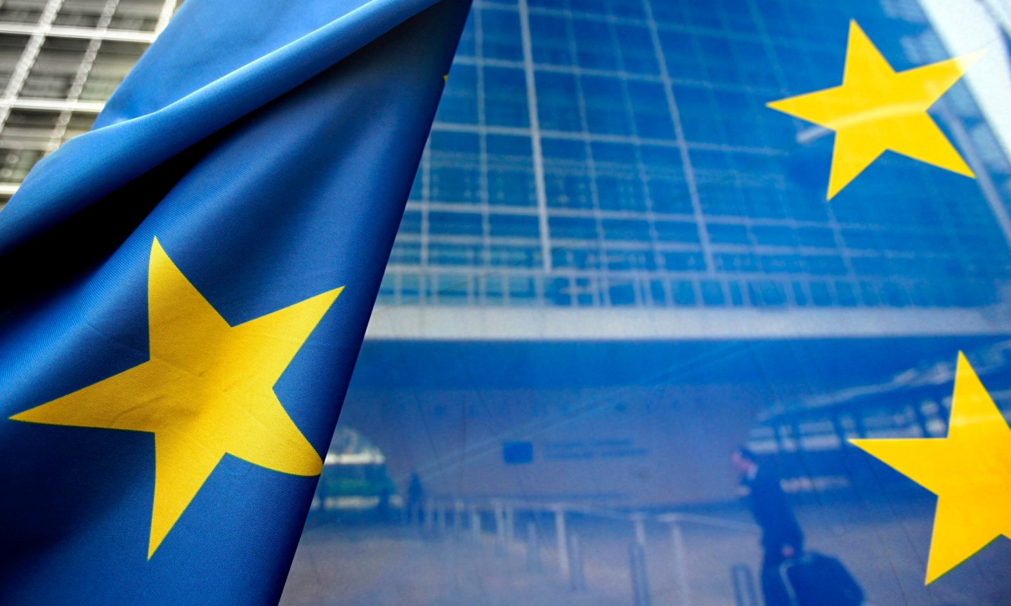 EU-Waffenverbot: Vorschlag aus Großbritannien von Vicky Ford Europäische Flagge