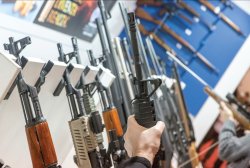 HIT: Eine neue Waffenmesse im italienischen Vicenza HIT: Eine neue Waffenmesse im italienischen Vicenza