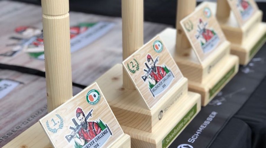 Holzhacker Challenge 2018 im Video: Jede Menge Spaß für Sportschützen! Liebevoll gestaltete Trophäen für die Erstplatzierten der Holzhacker Challenge 2018.