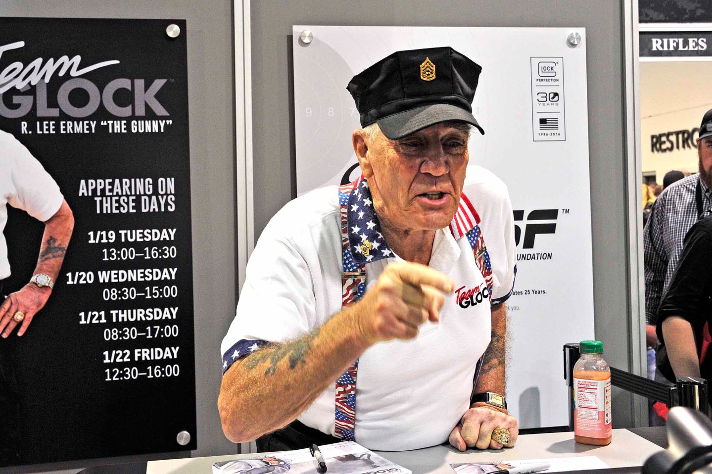 The Gunny - R. Lee Ermey April 2018 gestorben. The Gunny - Gunnery Sergeant Hartman auf der Shot Show 2016.