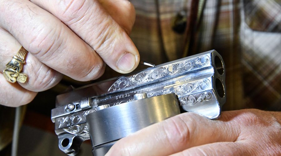SHOT Show 2017: Fazit und Bilanz Gravur einer Derringer auf der SHOT Show 2017