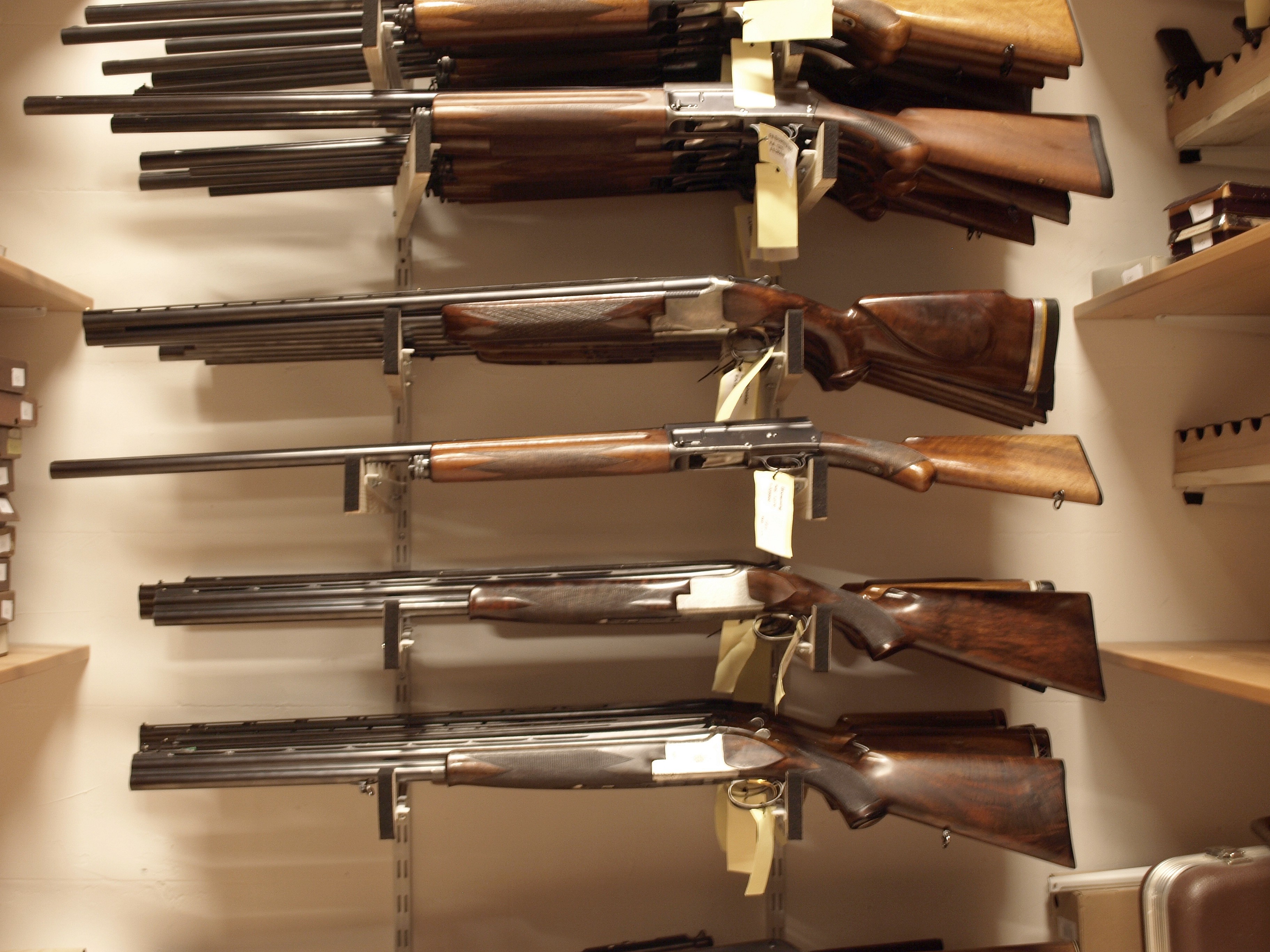 revolver: Waffen-Pfandleihhaus: Nächste Auktion: 24. April