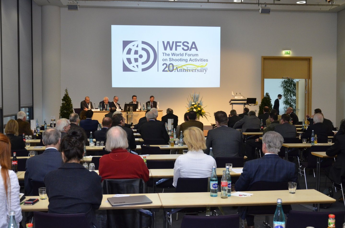 WFSA: 20. Geburtstag im Rahmen der IWA OutdoorClassics 2016 WFSA Blick auf die Bühne bei der 20. Plenarsitzung
