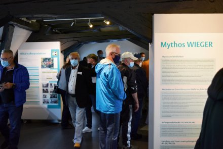 Mythos Wieger Sturmgewehr: Auf der Sonderausstellung im Waffenmuseum Suhl Viele Besucher auf der Eröffnungsveranstaltung zur Sonderausstellung Wieger.